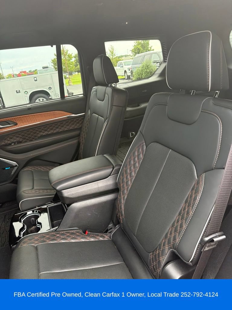 Used 2023 Jeep Grand Cherokee L Summit AWD/4WD image 6