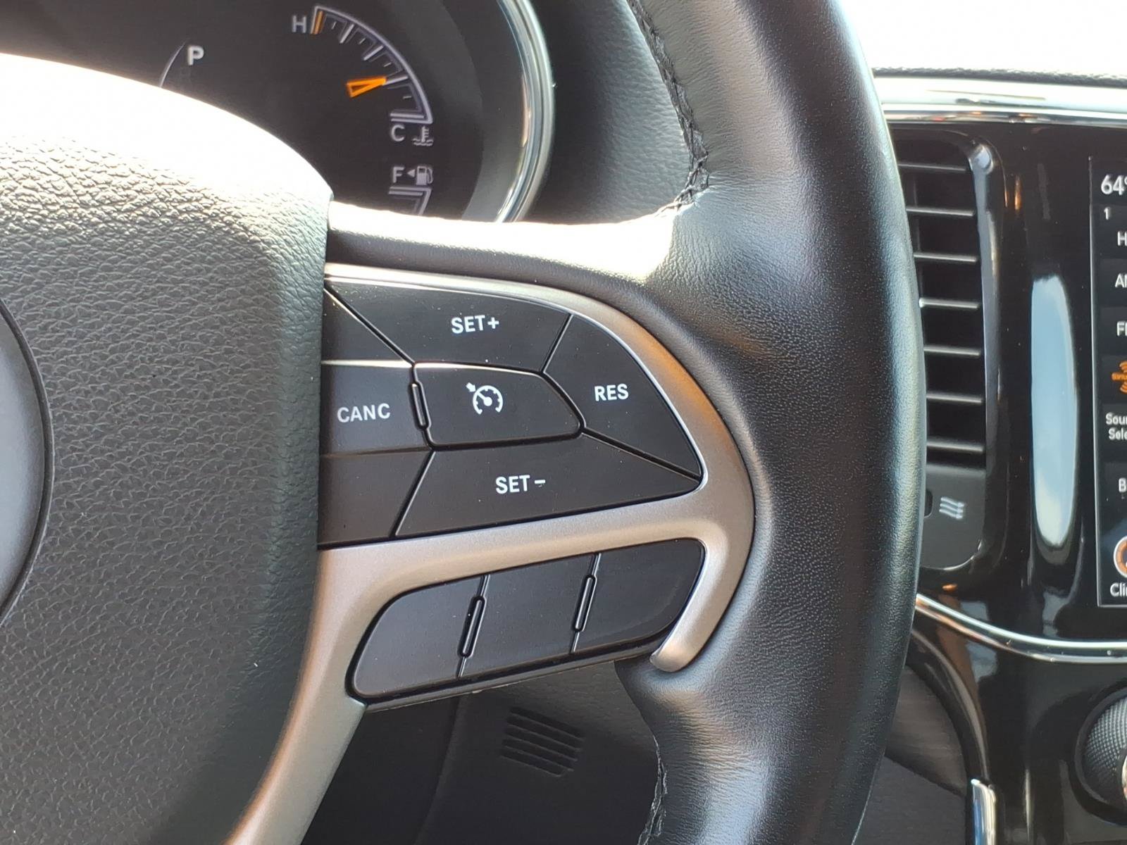 Used 2022 Jeep Grand Cherokee Laredo X AWD/4WD image 17