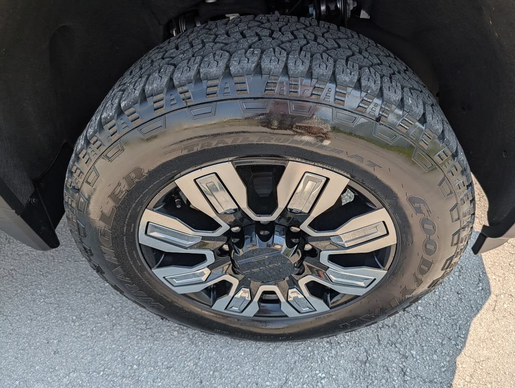 Used 2025 GMC Sierra 2500 Denali AWD/4WD image 31