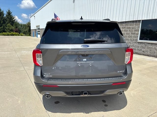 Certified 2023 Ford Explorer XLT w/ Equipment Group 202A AWD/4WD image 9