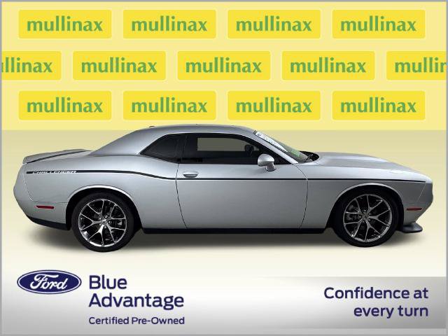 Used 2022 Dodge Challenger GT RWD image 2