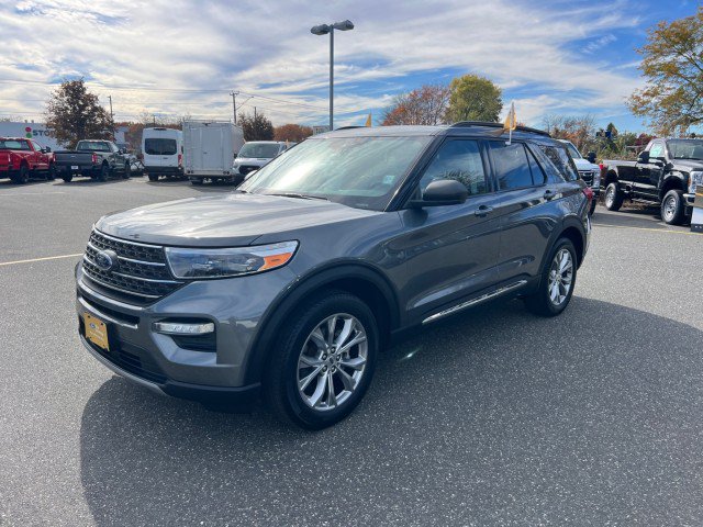 Certified 2023 Ford Explorer XLT w/ Equipment Group 202A AWD/4WD image 3