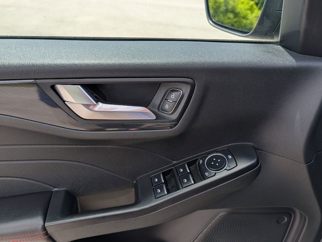 Certified 2025 Ford Escape ST-Line FWD image 20