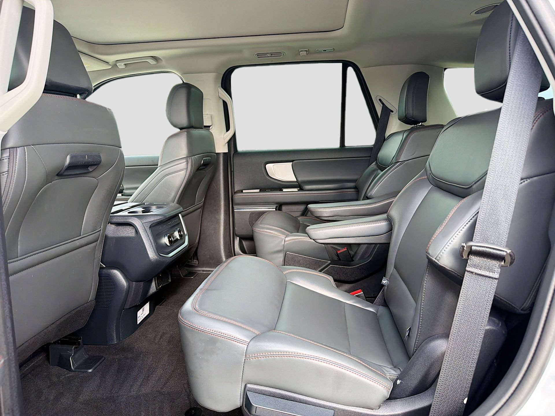 Certified 2025 Ford Expedition Active AWD/4WD image 31