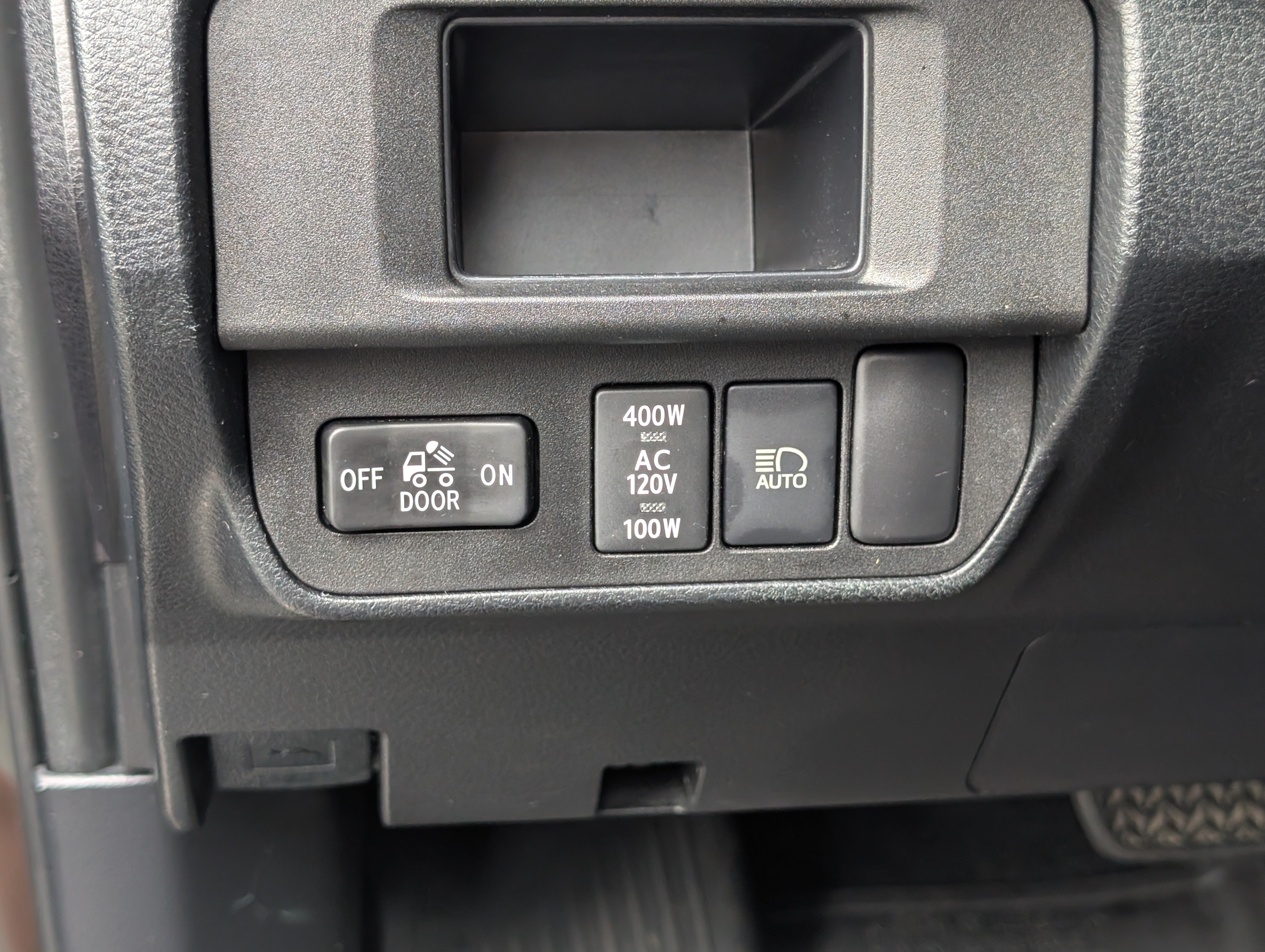 Used 2019 Toyota Tacoma TRD Off-Road AWD/4WD image 18