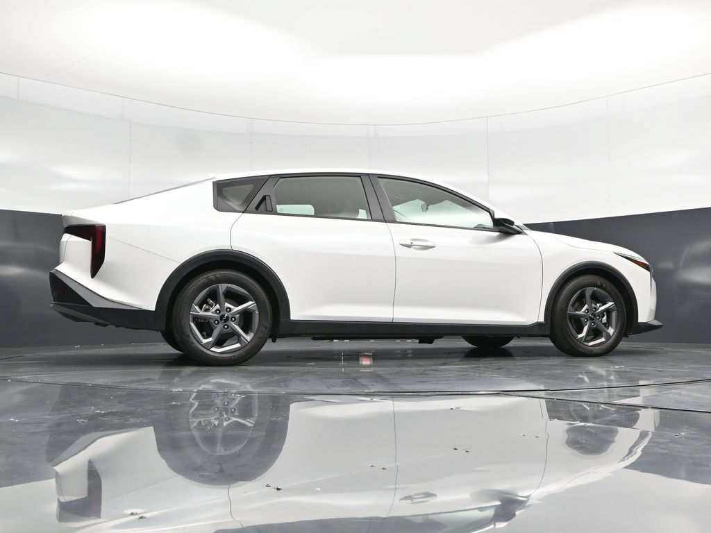 Used 2025 Kia K4 FWD image 42