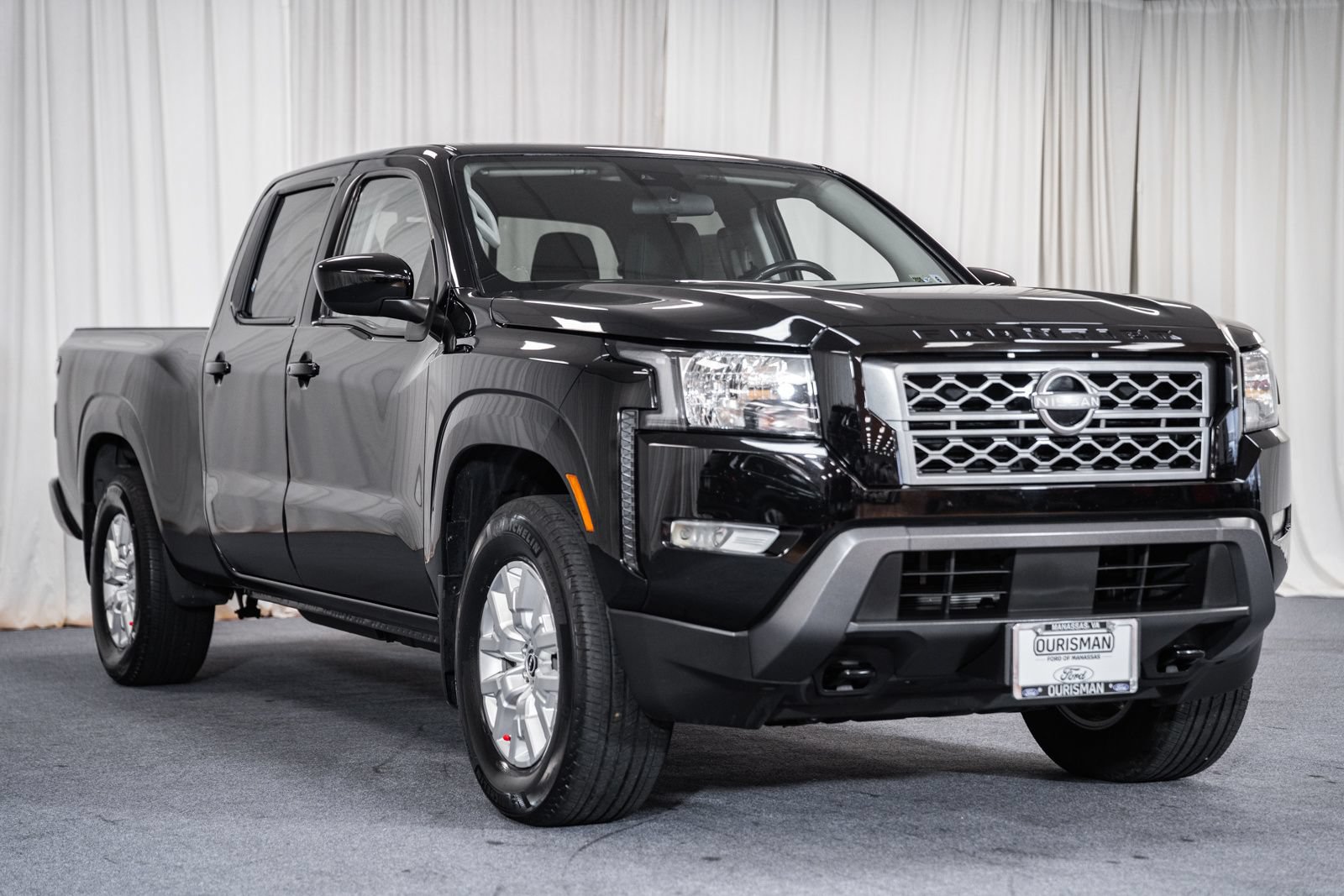 Used 2024 Nissan Frontier SV w/ Technology Package AWD/4WD image 1
