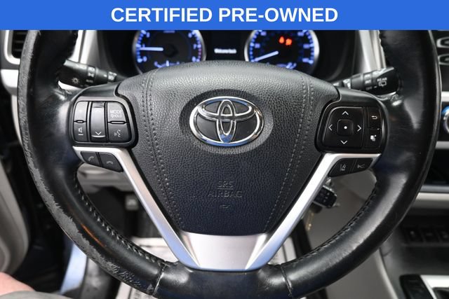Used 2019 Toyota Highlander Plus AWD/4WD image 16