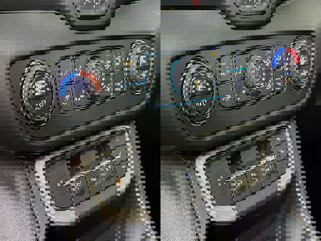 Used 2022 GMC Terrain Denali w/ Denali Premium Package image 21