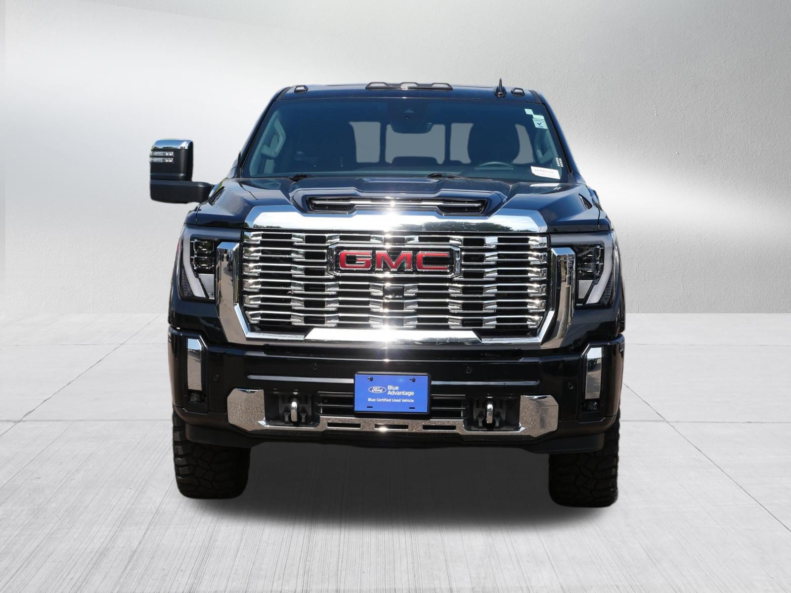 Used 2024 GMC Sierra 2500 Denali w/ Denali Reserve Package AWD/4WD image 2