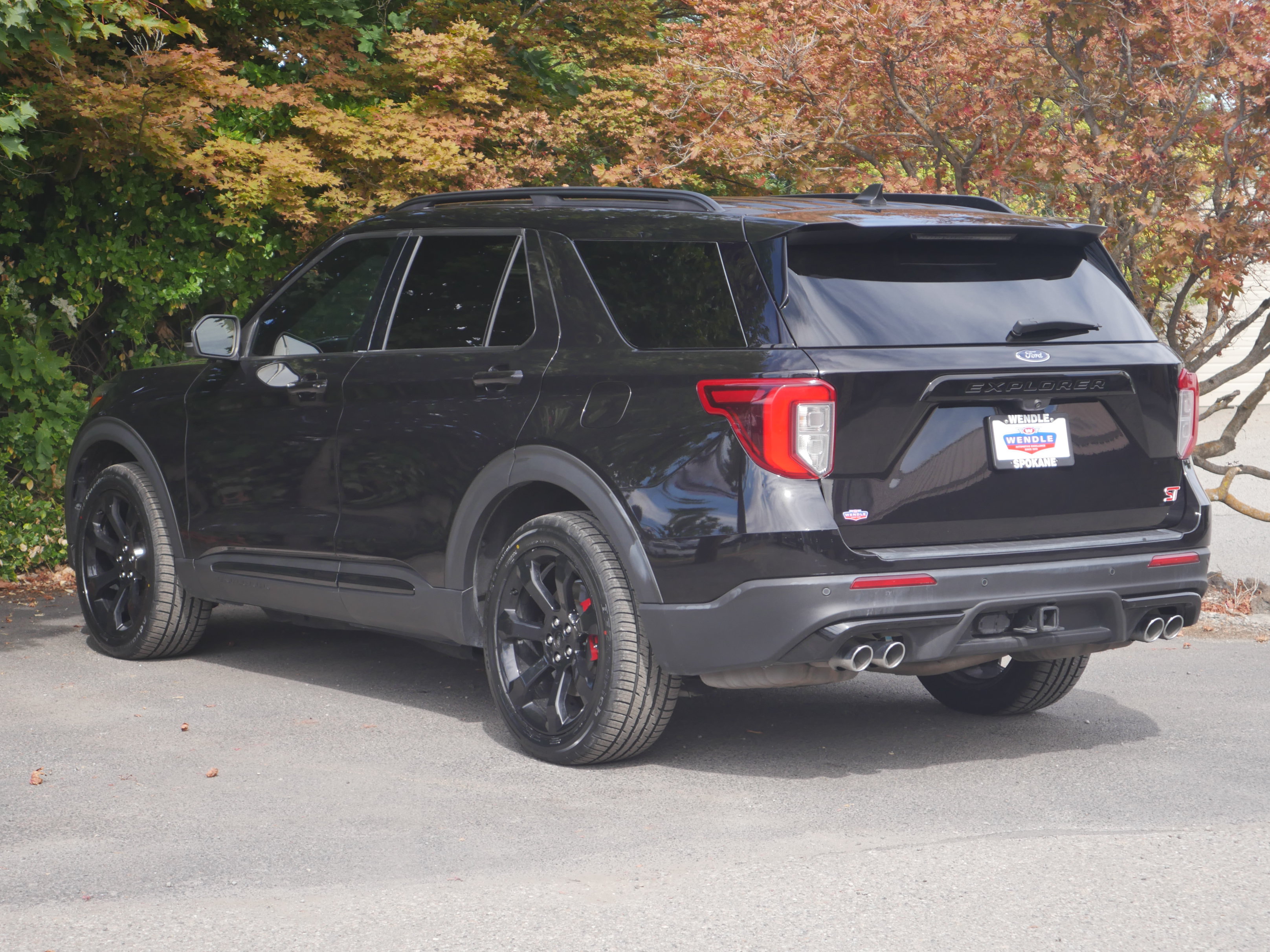 Certified 2023 Ford Explorer ST w/ Technology Package AWD/4WD image 11