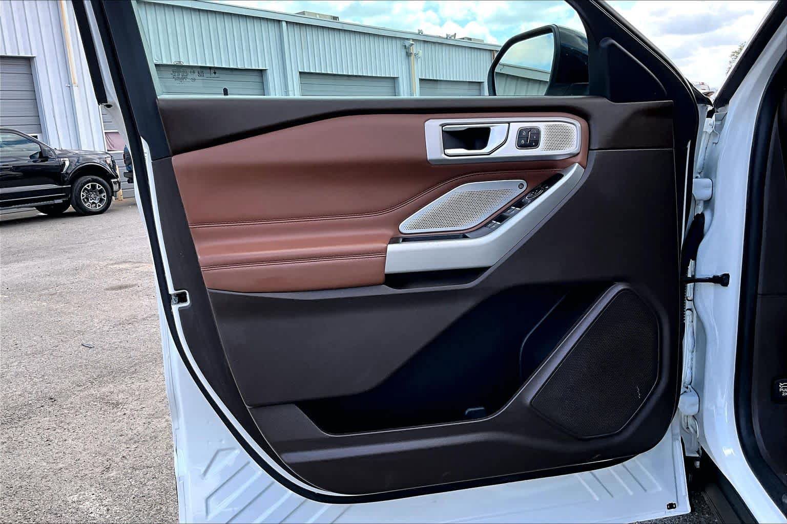 Certified 2021 Ford Explorer King Ranch w/ Premium Technology Package AWD/4WD image 22