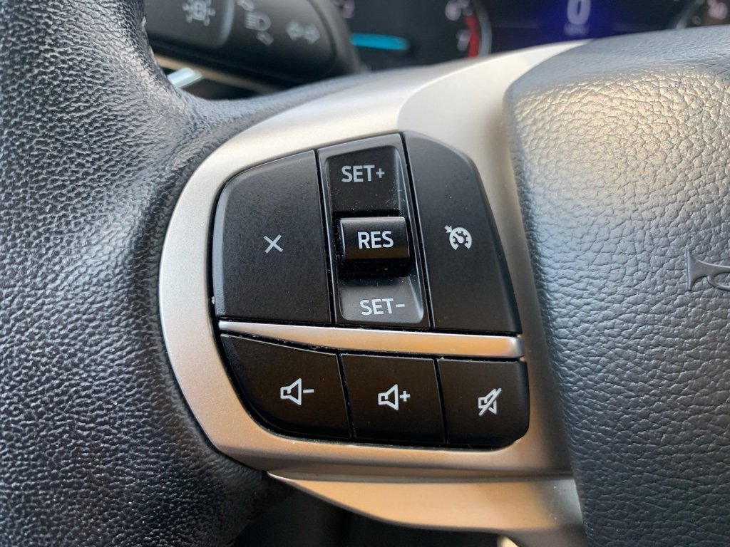 Certified 2022 Ford Explorer XLT w/ Equipment Group 202A image 5