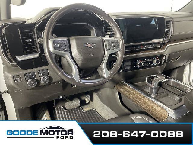 Used 2022 Chevrolet Silverado 1500 RST w/ Convenience Package II AWD/4WD image 9