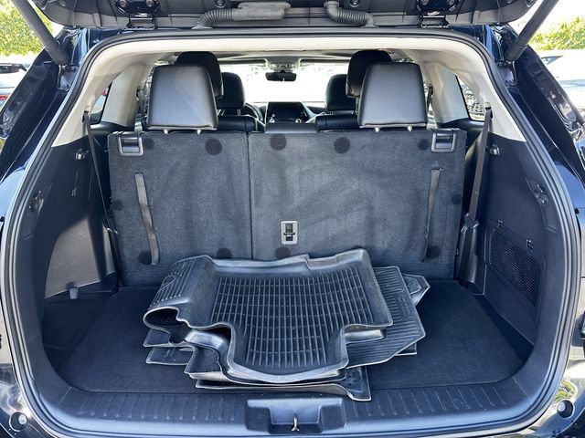 Used 2024 Toyota Highlander XLE AWD/4WD image 42