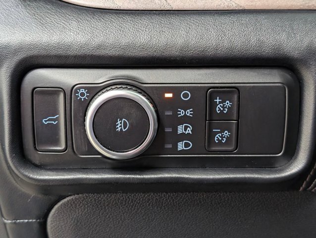 Certified 2023 Ford Explorer Platinum w/ Technology Package AWD/4WD image 11