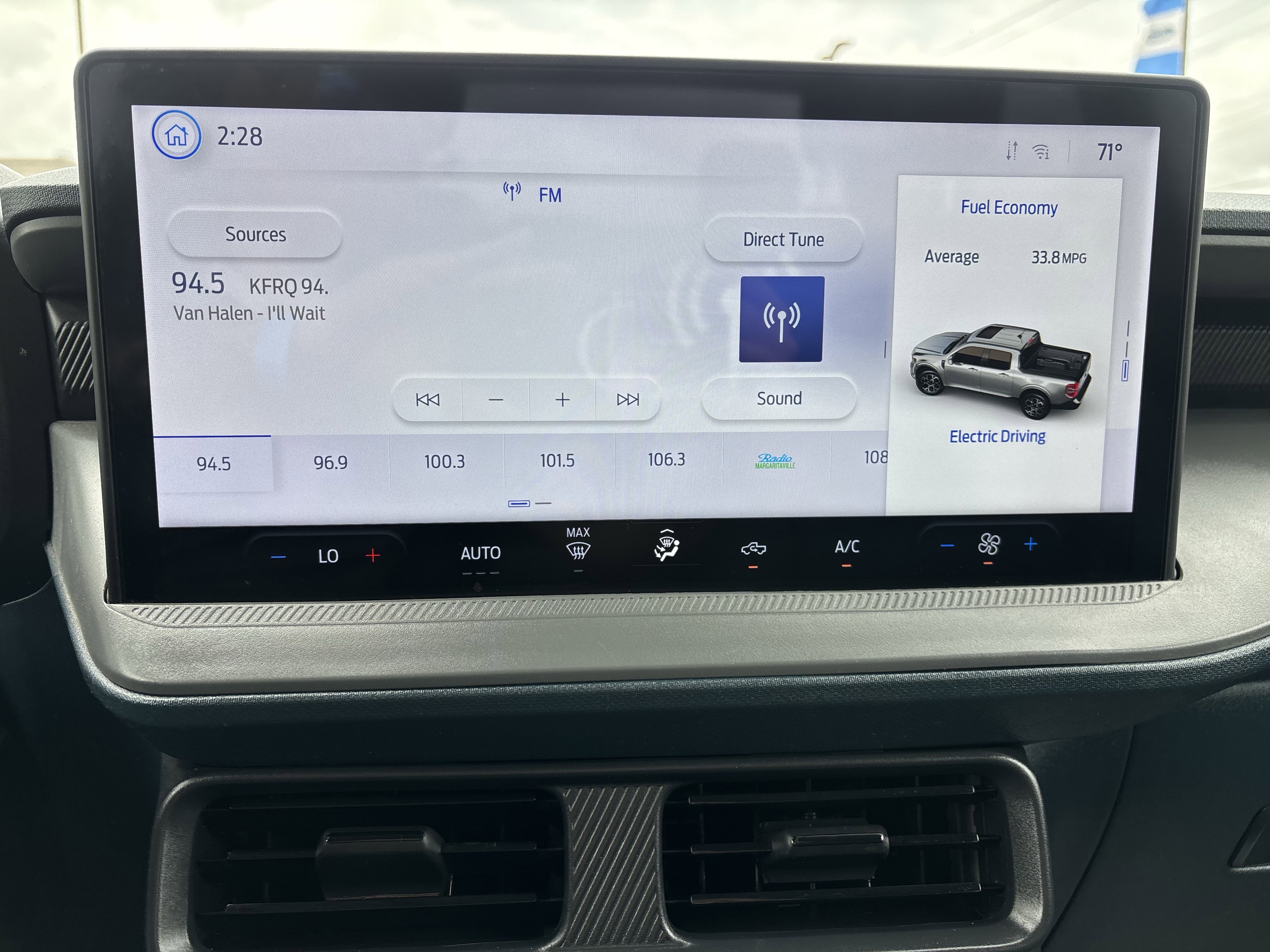 Certified 2025 Ford Maverick XL FWD image 36