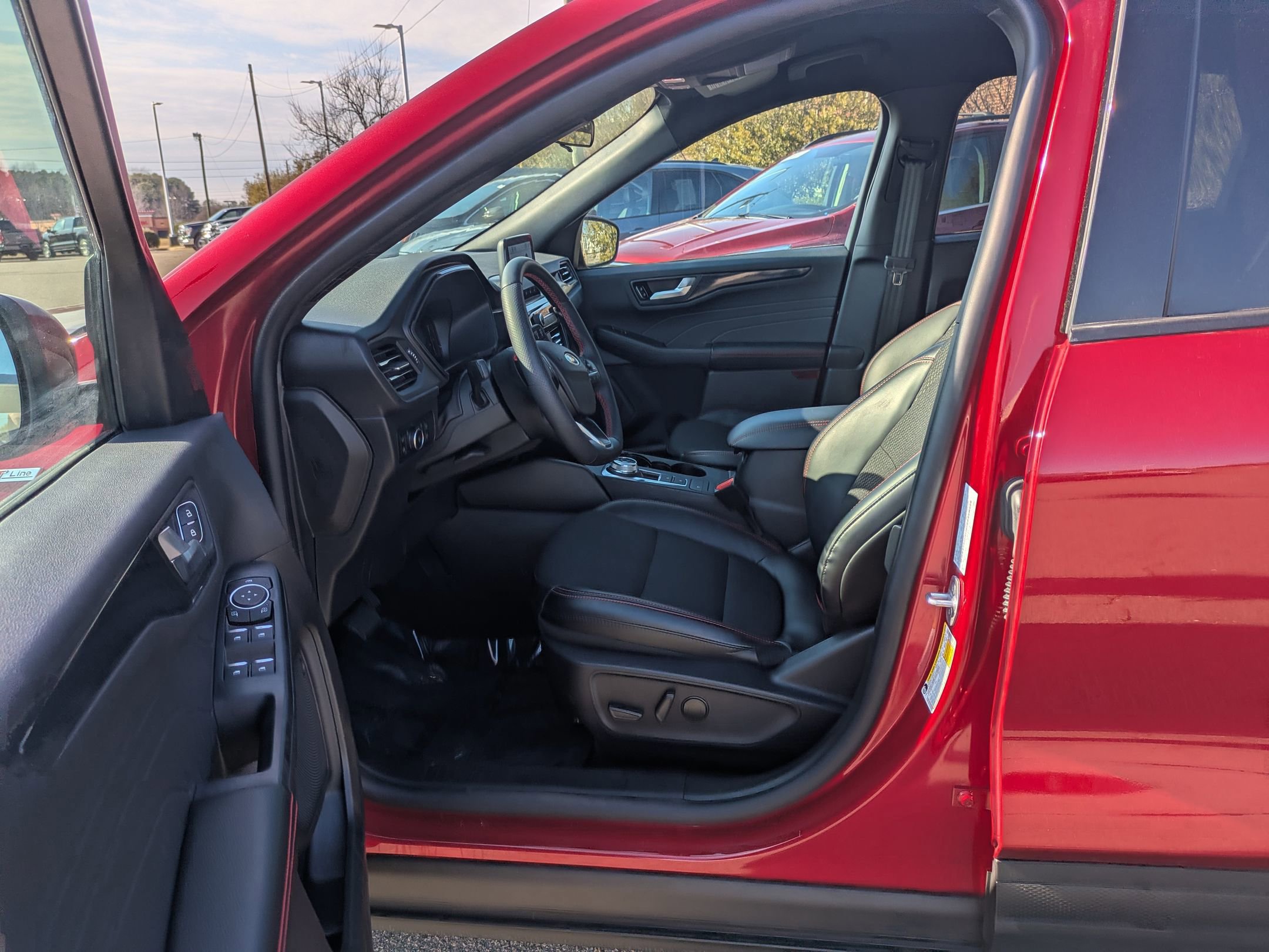 Certified 2025 Ford Escape ST-Line Elite image 15