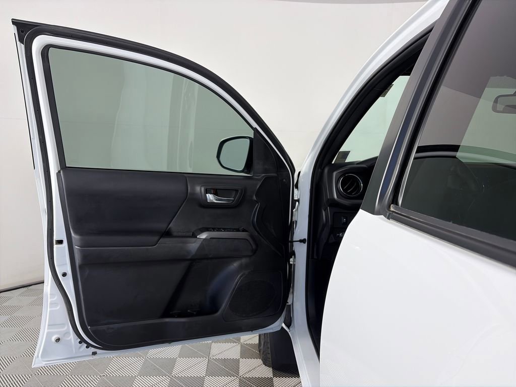 Used 2023 Toyota Tacoma TRD Off-Road AWD/4WD image 9