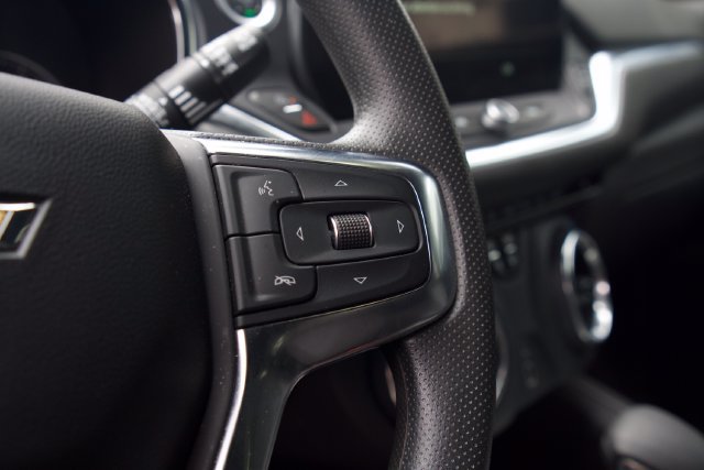 Used 2025 Chevrolet Blazer LT FWD image 19
