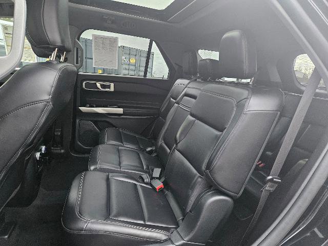 Certified 2021 Ford Explorer XLT w/ Equipment Group 202A image 11