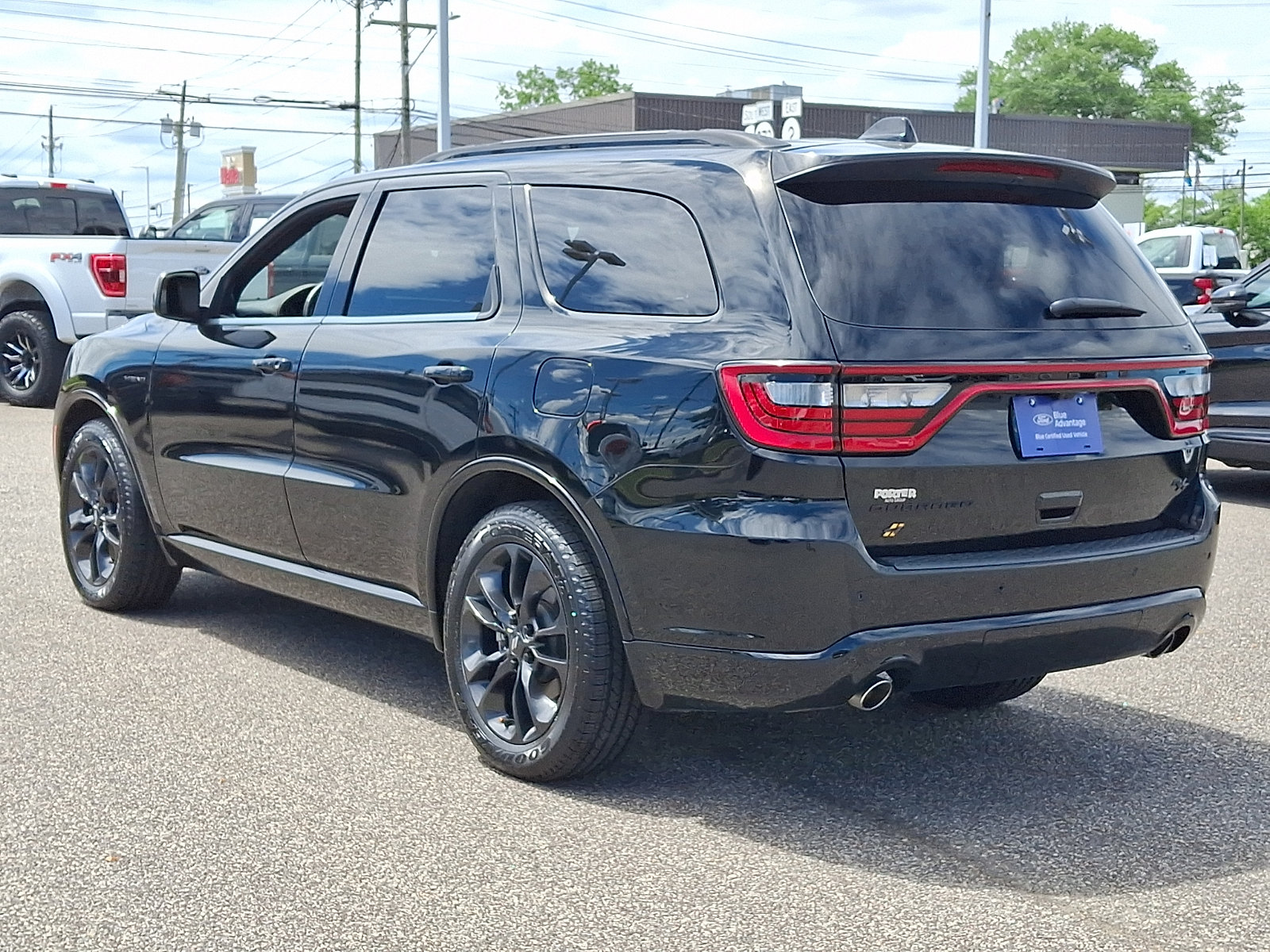 Used 2023 Dodge Durango R/T w/ Hemi Orange Plus Package AWD/4WD image 7