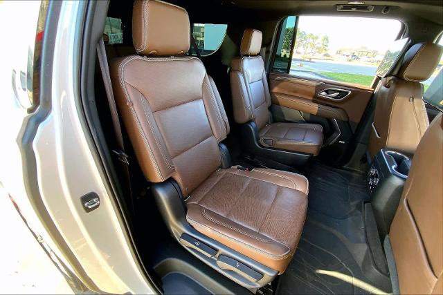 Used 2021 Chevrolet Suburban High Country w/ Premium Package image 20