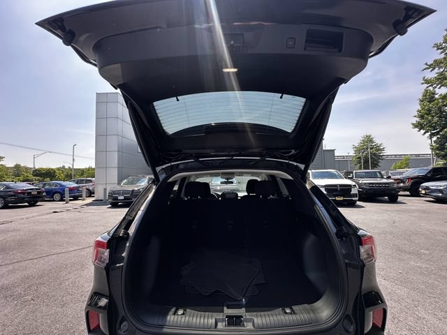 Certified 2022 Ford Escape SE w/ SE Sport Appearance Package AWD/4WD image 41