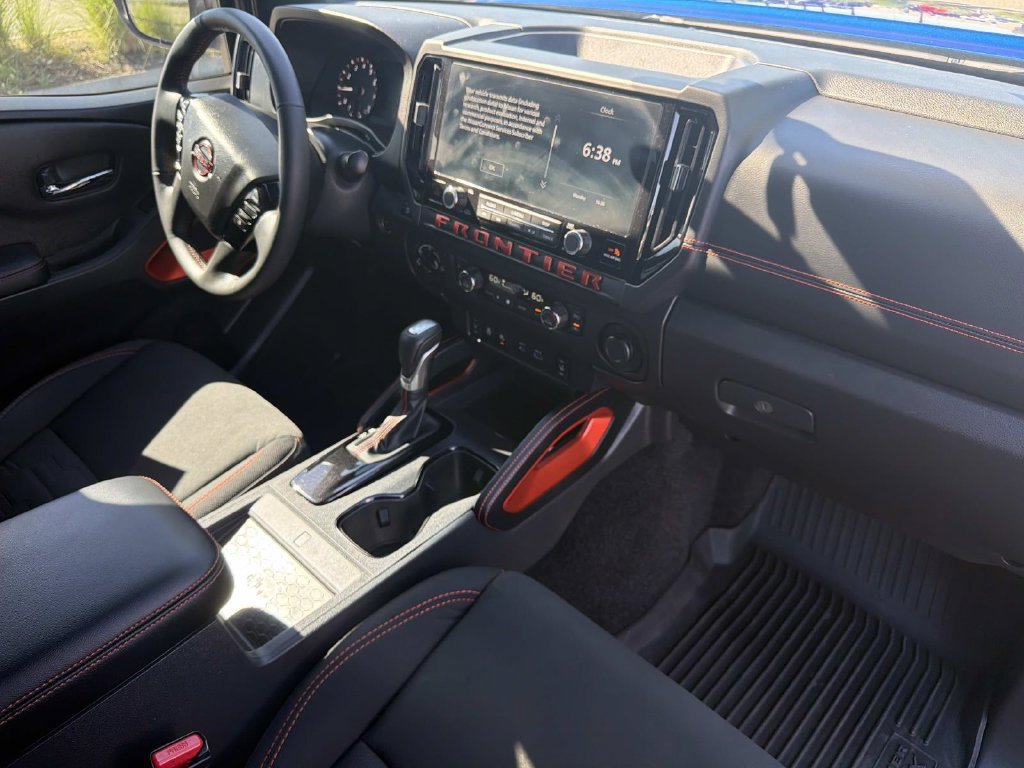 Used 2025 Nissan Frontier PRO-4X w/ Pro Convenience Package AWD/4WD image 25