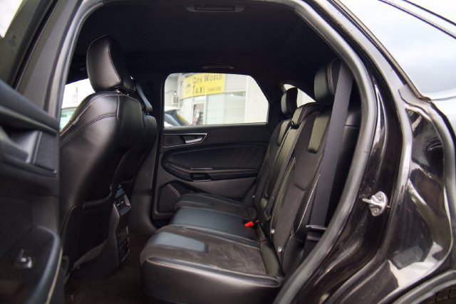 Certified 2020 Ford Edge ST w/ Cold Weather Package AWD/4WD image 28