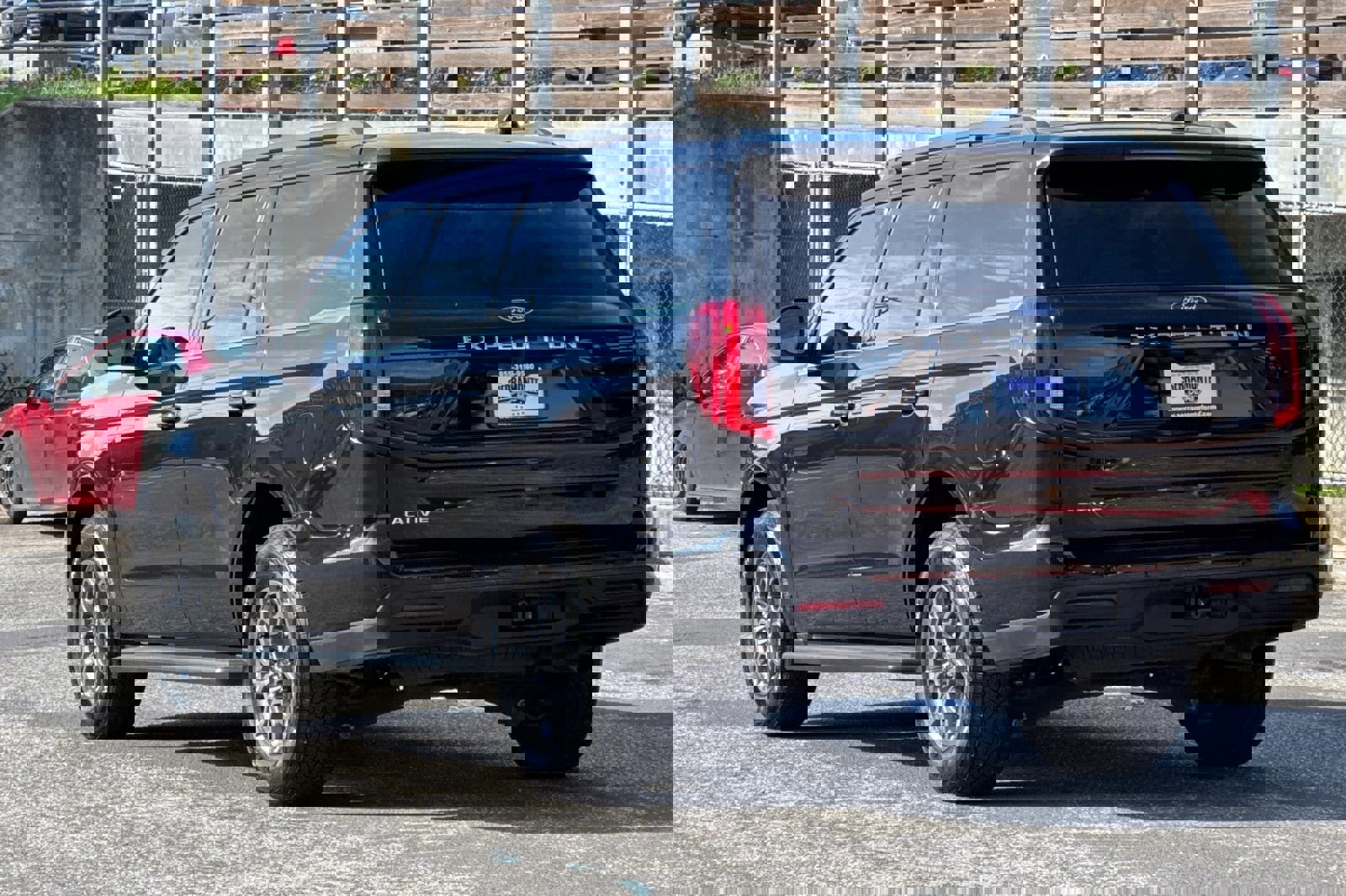 Certified 2025 Ford Expedition Active image 6