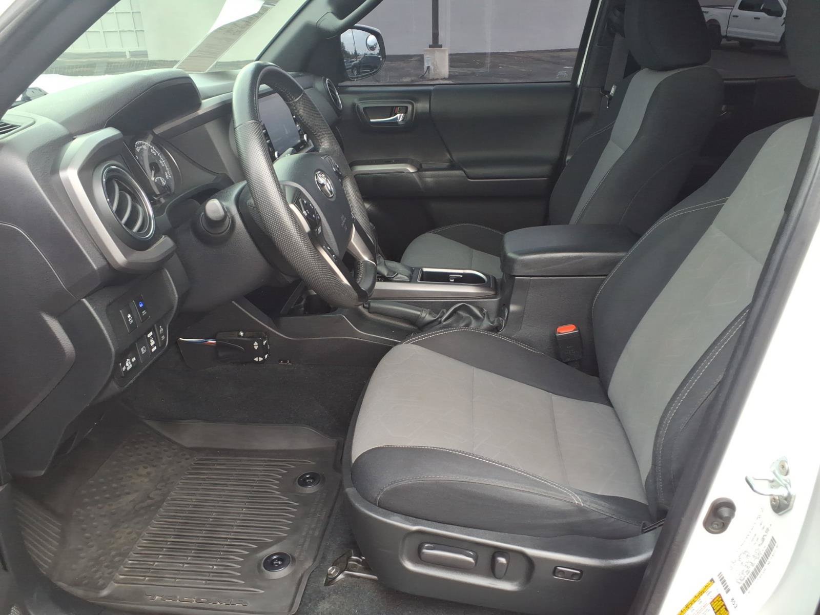 Used 2023 Toyota Tacoma TRD Sport AWD/4WD image 22