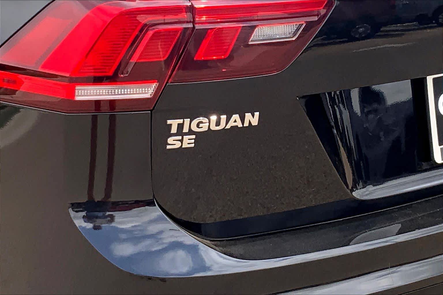 Used 2021 Volkswagen Tiguan SE R-Line FWD image 10