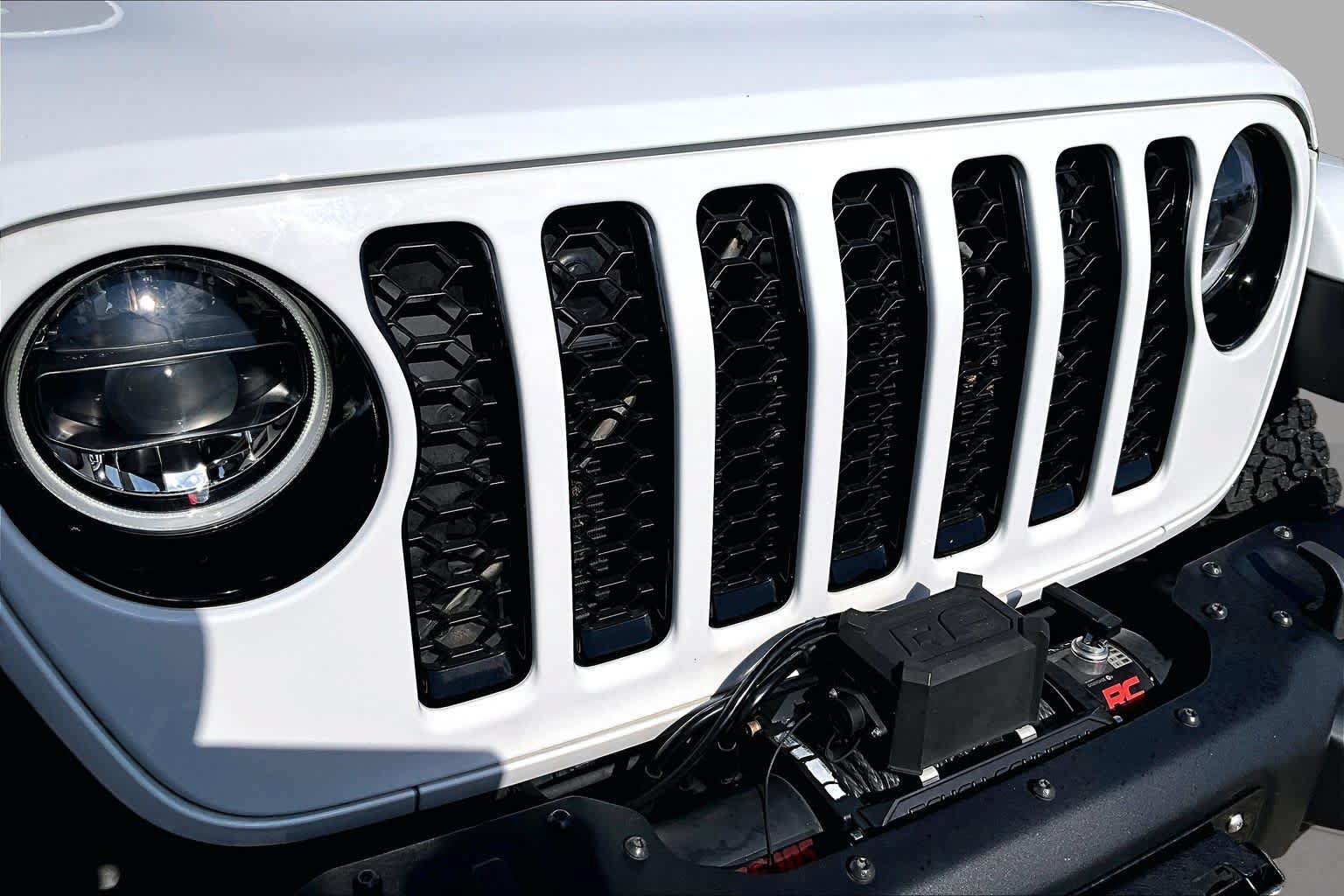 Used 2023 Jeep Gladiator Sport AWD/4WD image 30