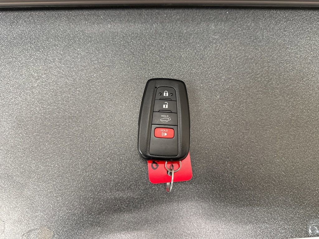 Used 2020 Toyota Highlander XLE image 36