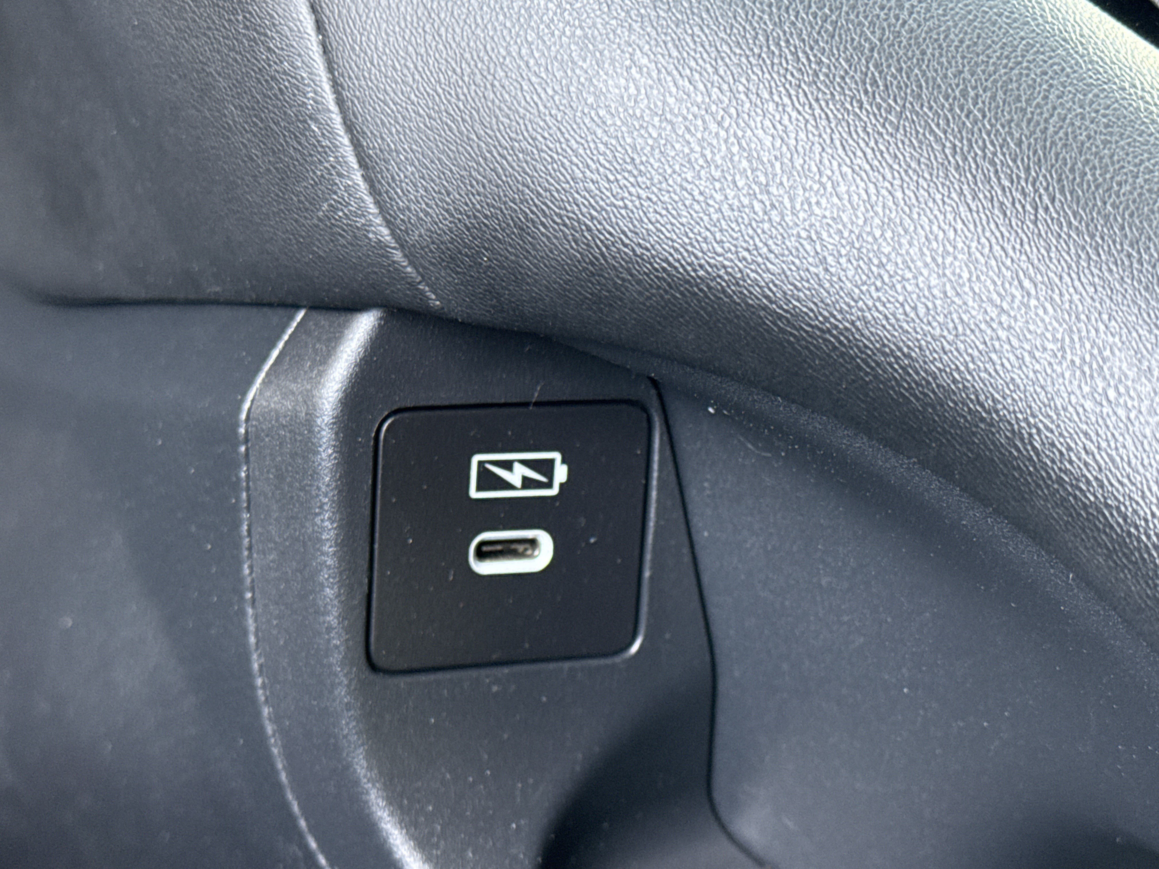 Used 2025 Honda HR-V LX image 16