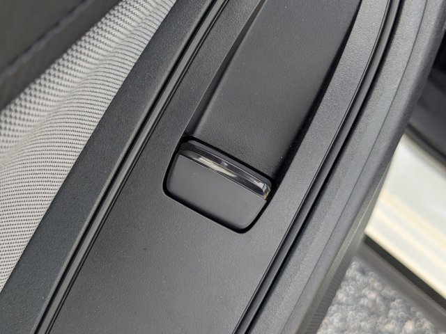 Used 2020 Subaru Crosstrek 2.0i image 30