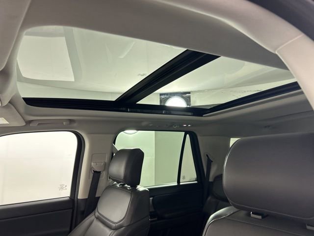 Certified 2025 Ford Expedition Active AWD/4WD image 18