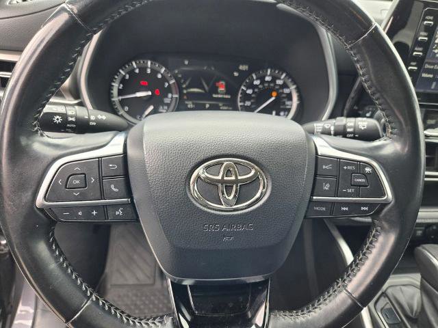 Used 2021 Toyota Highlander XLE FWD image 21