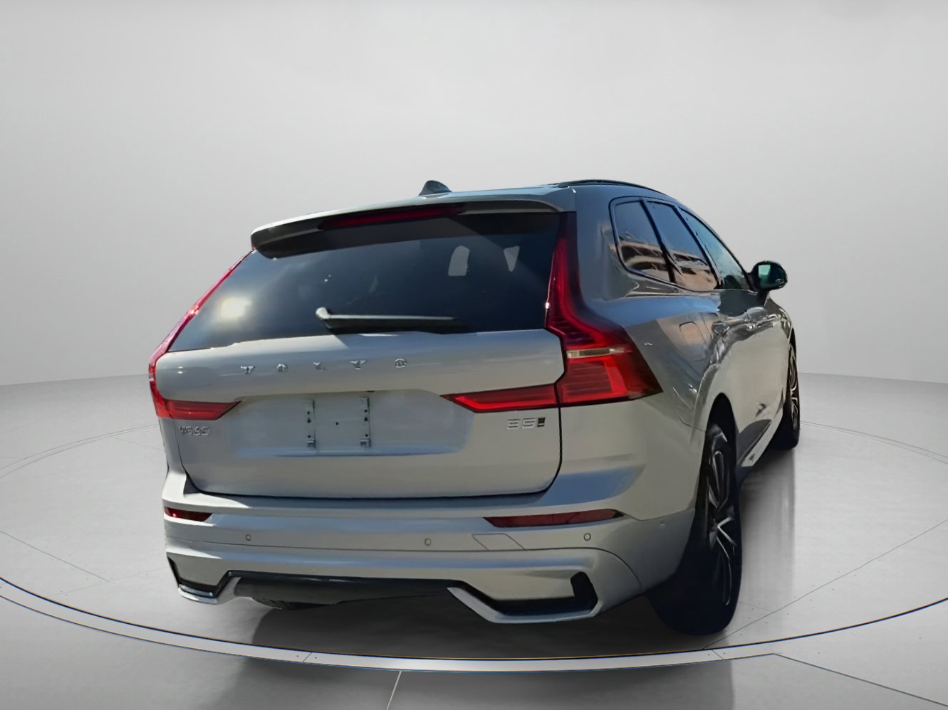 Used 2025 Volvo XC60 B5 Plus image 19