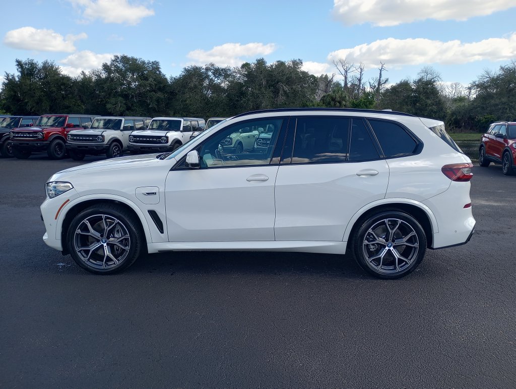 Used 2023 BMW X5 xDrive45e w/ Executive Package AWD/4WD image 4