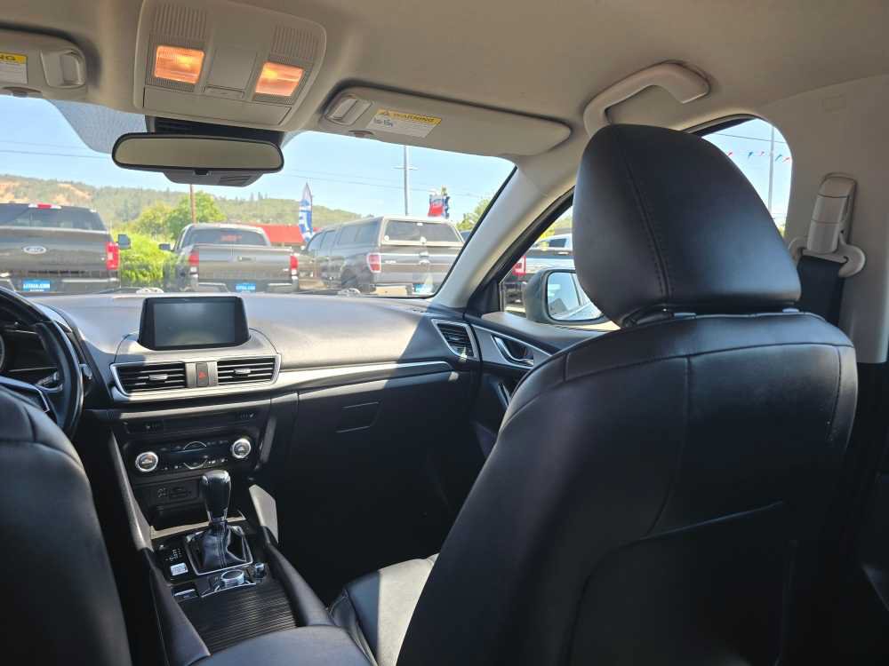 Used 2018 MAZDA MAZDA3 Touring FWD image 14