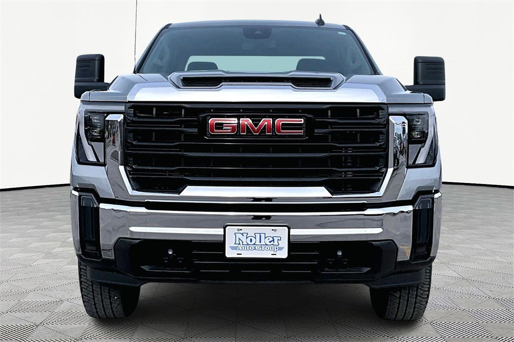 Used 2024 GMC Sierra 2500 Pro image 3