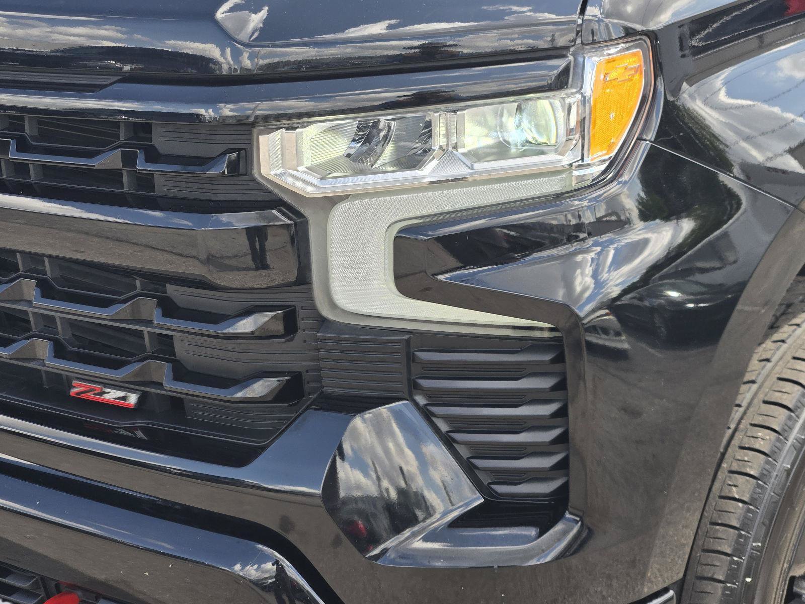 Used 2024 Chevrolet Silverado 1500 LT Trail Boss w/ Convenience Package II AWD/4WD image 10