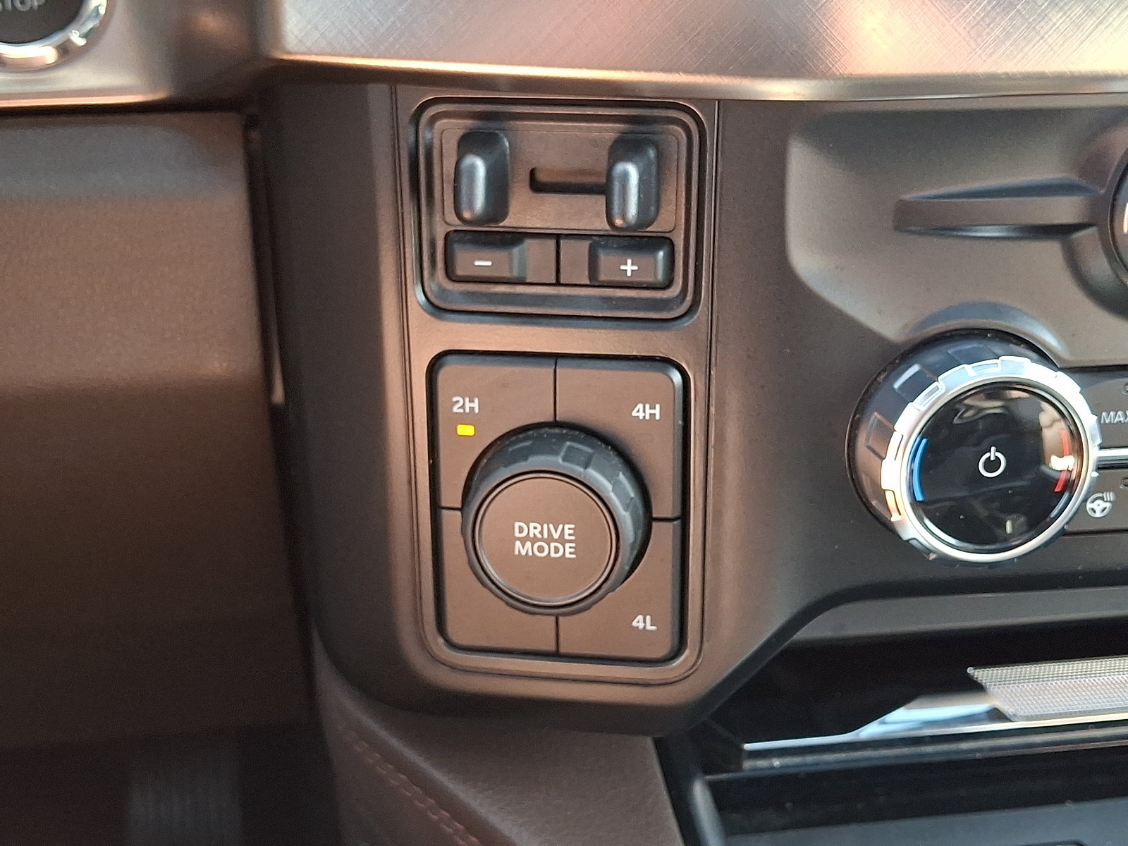 Certified 2023 Ford F450 King Ranch w/ FX4 Off-Road Package AWD/4WD image 27