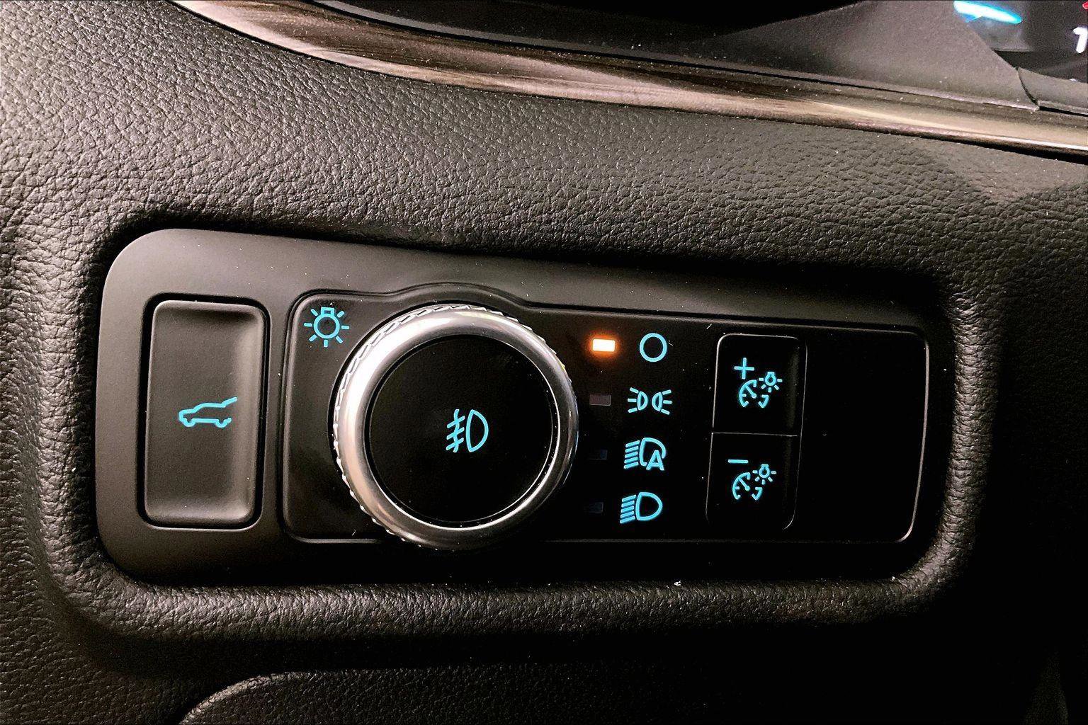 Certified 2023 Ford Explorer Limited w/ Limited Technology Package image 31