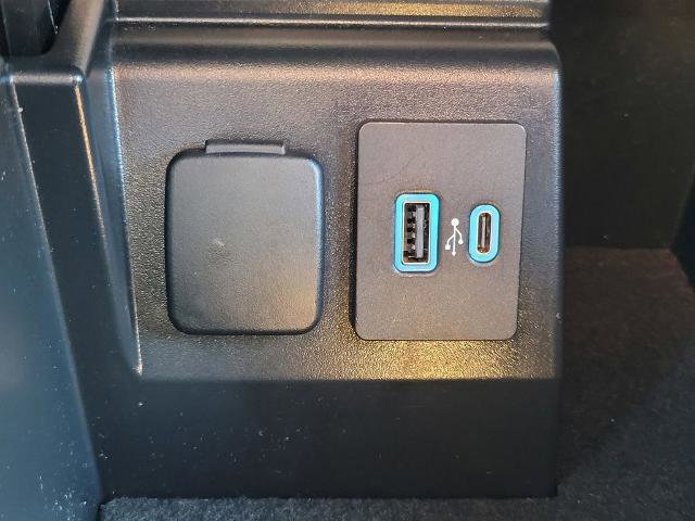 Certified 2024 Ford Explorer XLT w/ Equipment Group 202A image 20