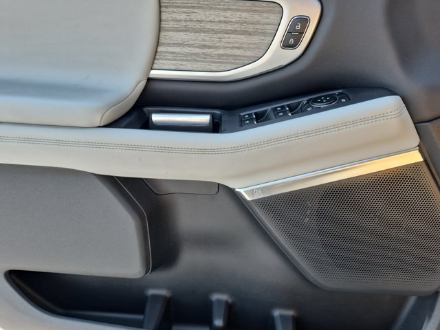 Certified 2025 Ford Expedition Platinum AWD/4WD image 13