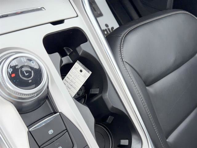 Certified 2022 Ford Explorer XLT w/ Equipment Group 202A image 4