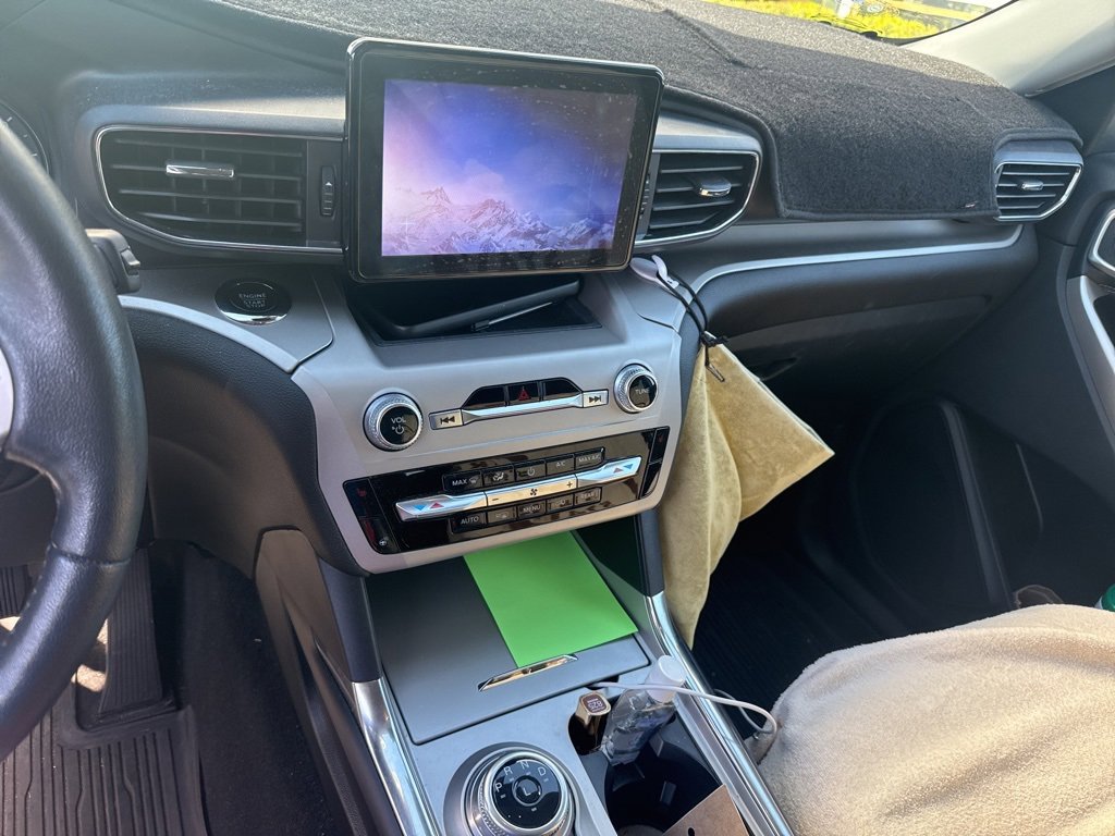 Certified 2022 Ford Explorer XLT w/ Equipment Group 202A image 9